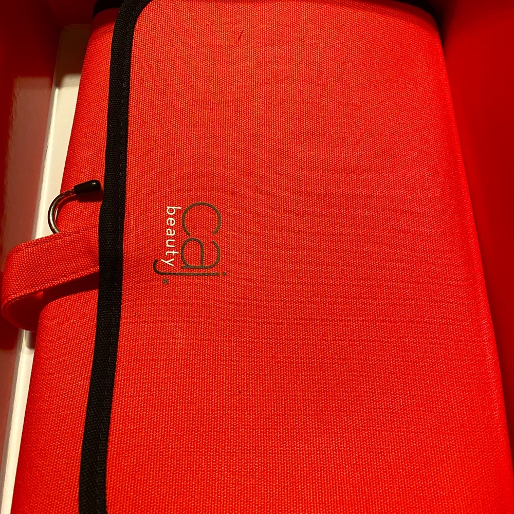 CAJ Beauty volumizing travel hair dryer - Picture 6 of 7